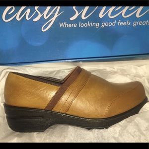 SOLD! EASY STREET 6WW TAN BrandNew